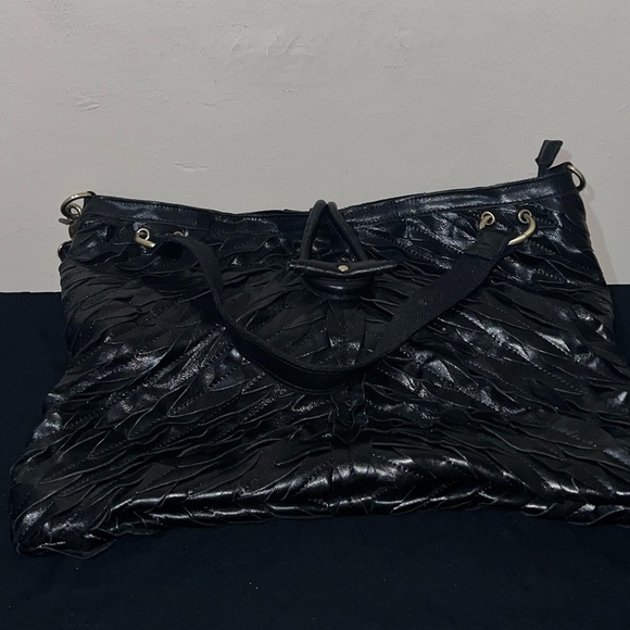 AmeriLeather Genuine Leather Convertible Tote- Black - Picture 6 of 9